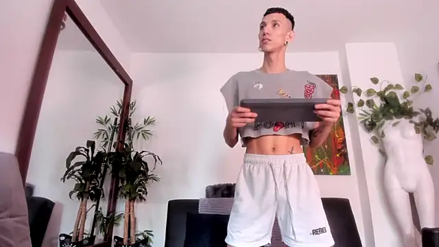 Snapshot of Giotrashy chatting on 03/20/25, 08:08 Giotrashy online show from 03/20/25, 08:08