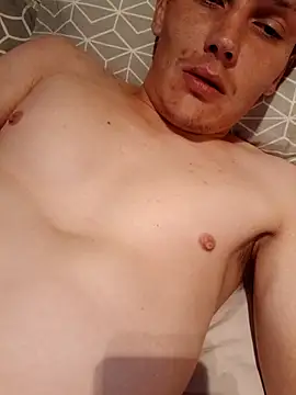 Snapshot of LargeElectrolyte7 chatting on 10/12/25, 04:00 LargeElectrolyte7 online show from 10/12/25, 04:00