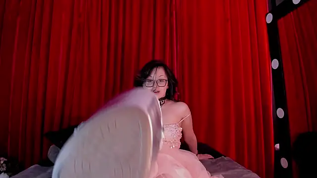 AngelinaBlanc  online show from 04/07/26, 11:32