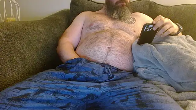 Snapshot of Golgara chatting on 10/22/25, 04:02 Golgara online show from 10/22/25, 04:02