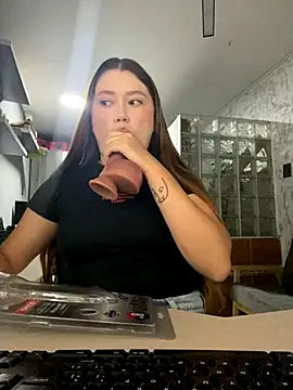 sophikinley online show from 11/24/25, 09:31