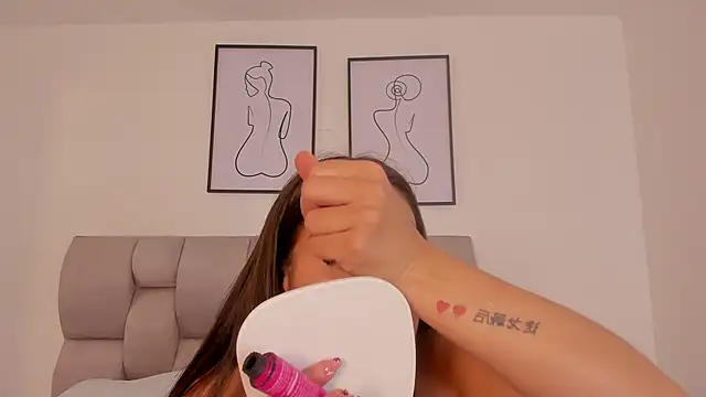 Hanna Evans   online show from 09/11/25, 12:05