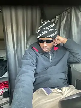 Sir-Tucker online show from 11/20/25, 03:01