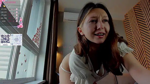 nerenuu  online show from 09/26/25, 10:30