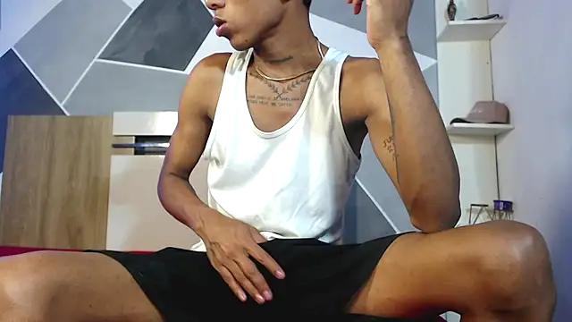 Snapshot of DavidLondo chatting on 09/23/25, 04:15 DavidLondo online show from 09/23/25, 04:15