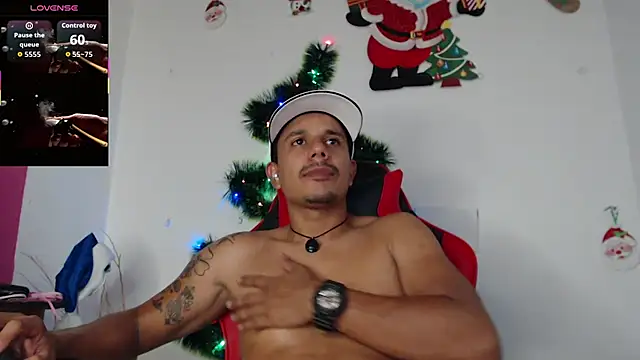 Snapshot of MrOlivers chatting on 12/19/25, 03:13 MrOlivers online show from 12/19/25, 03:13