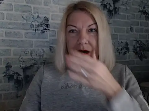 Lillia Ray online show from 10/13/25, 05:51