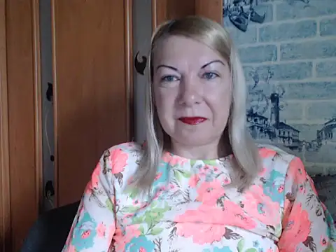 Lillia Ray online show from 05/17/26, 06:55