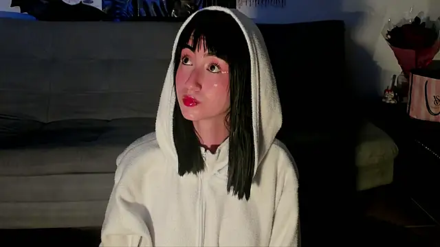 Snapshot of pauline_rouge chatting on 10/06/25, 10:12 pauline rouge online show from 10/06/25, 10:12