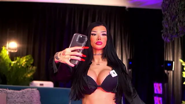 ChicaOra online show from 02/27/26, 10:32