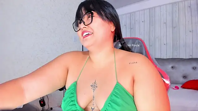 DianaGom online show from 12/19/25, 12:56