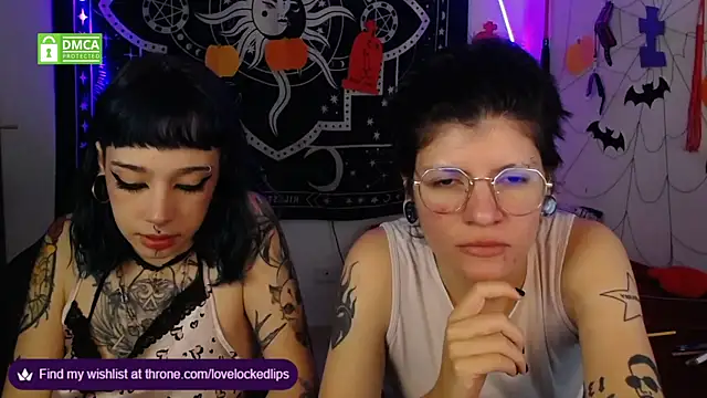 lovelockedlips online show from 10/25/25, 01:02