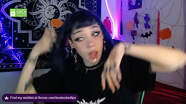 lovelockedlips online show from 10/31/25, 01:39