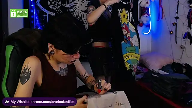 lovelockedlips online show from 12/18/25, 09:32