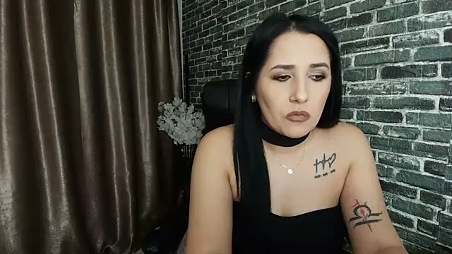 missdyaa online show from 10/16/25, 12:00