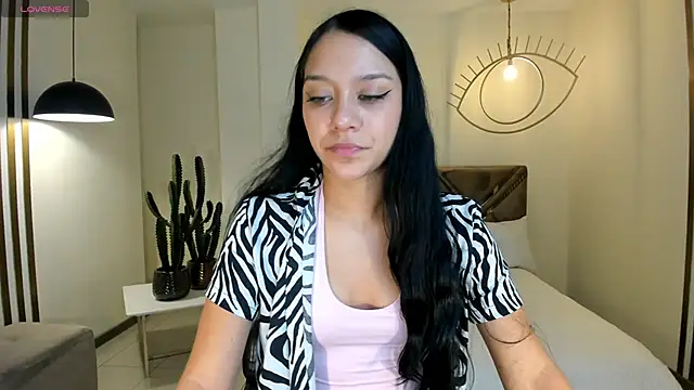 AmaliaCrus online show from 10/20/25, 08:20