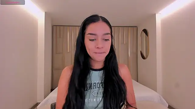 AmaliaCrus online show from 04/23/26, 08:11