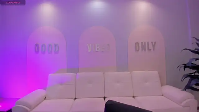 MaiaCollins online show from 09/25/25, 05:38