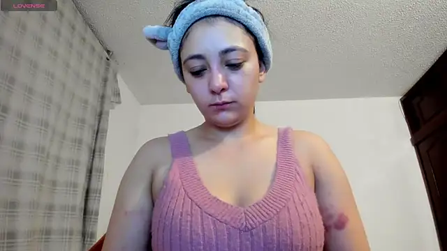 Snapshot of xx_chloesex chatting on 04/25/26, 04:04 xx chloesex online show from 04/25/26, 04:04
