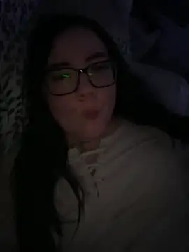 Snapshot of noface_guy09 chatting on 03/17/25, 03:25 noface guy09 online show from 03/17/25, 03:25