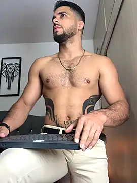 Maximiliano ford online show from 10/19/25, 09:43