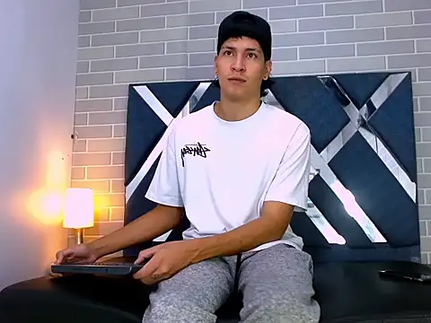 Jhojan twink online show from 09/27/25, 12:10