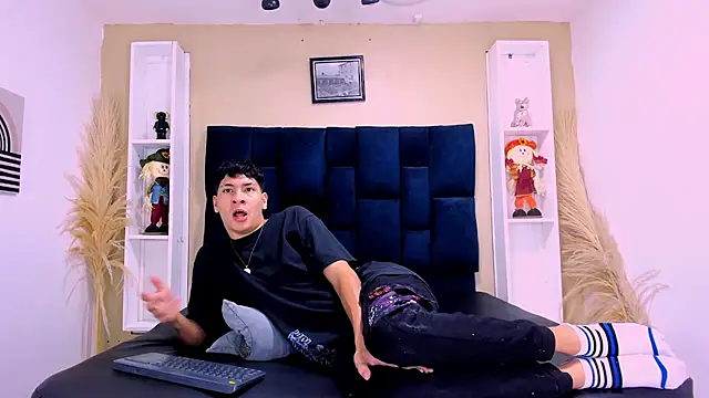 Jhojan twink online show from 10/09/25, 12:25