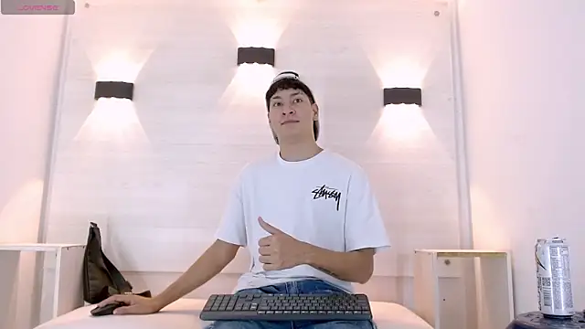 Jhojan twink online show from 10/12/25, 01:43