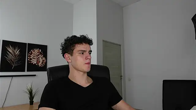 Snapshot of Brad_Holloway chatting on 10/08/25, 12:58 Brad Holloway online show from 10/08/25, 12:58