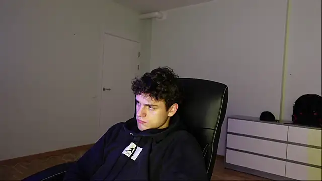 Snapshot of Brad_Holloway chatting on 10/25/25, 07:30 Brad Holloway online show from 10/25/25, 07:30