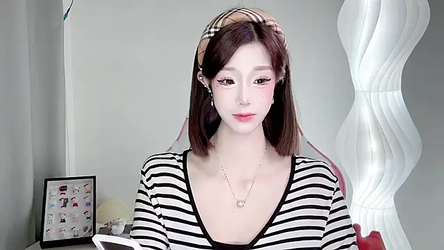 Snapshot of Gogo-888 chatting on 11/30/25, 11:14 Gogo-888 online show from 11/30/25, 11:14