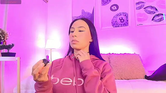 Valen ross  online show from 03/11/26, 10:16