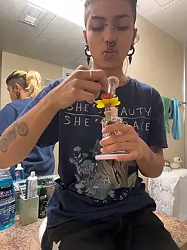 Harley cams online show from 12/15/25, 04:00