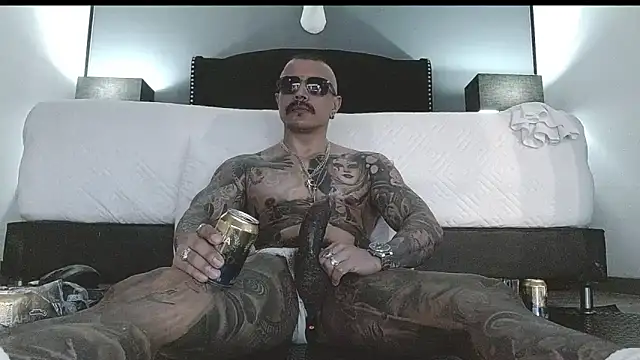 Snapshot of danilog515 chatting on 03/20/25, 06:30 danilog515 online show from 03/20/25, 06:30