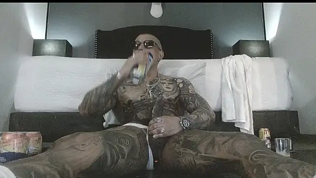 Snapshot of danilog515 chatting on 09/29/25, 12:05 danilog515 online show from 09/29/25, 12:05