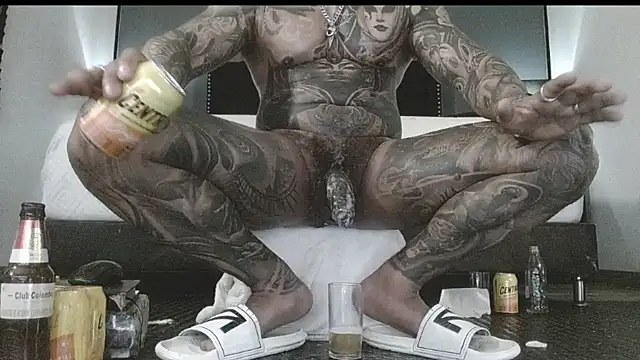 Snapshot of danilog515 chatting on 10/16/25, 02:34 danilog515 online show from 10/16/25, 02:34