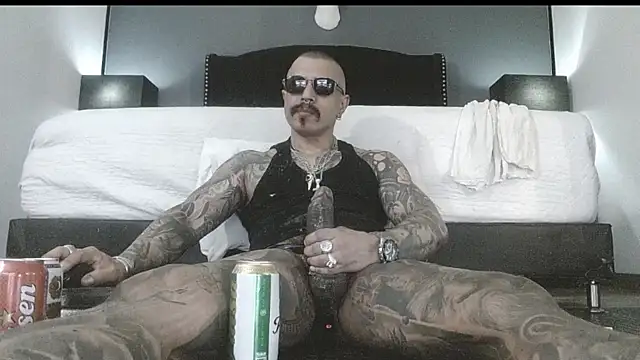 Snapshot of danilog515 chatting on 10/23/25, 09:13 danilog515 online show from 10/23/25, 09:13