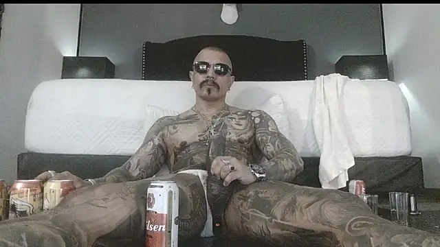 Snapshot of danilog515 chatting on 10/29/25, 03:20 danilog515 online show from 10/29/25, 03:20