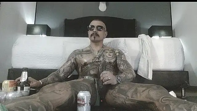 Snapshot of danilog515 chatting on 11/16/25, 12:16 danilog515 online show from 11/16/25, 12:16