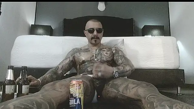 Snapshot of danilog515 chatting on 11/19/25, 08:53 danilog515 online show from 11/19/25, 08:53