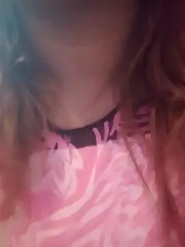 Snapshot of Maya-Moon chatting on 10/11/25, 05:00 Maya-Moon online show from 10/11/25, 05:00