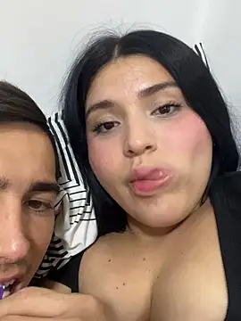 pareja curiosa19 online show from 12/22/25, 03:58