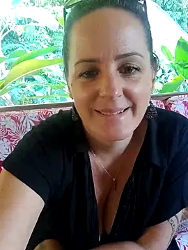 Snapshot of emiliemilf chatting on 06/08/26, 08:09 emiliemilf online show from 06/08/26, 08:09
