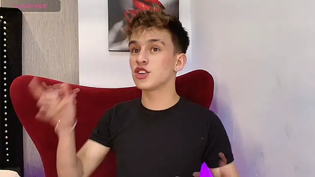 LiamWildx20 online show from 11/06/25, 04:35