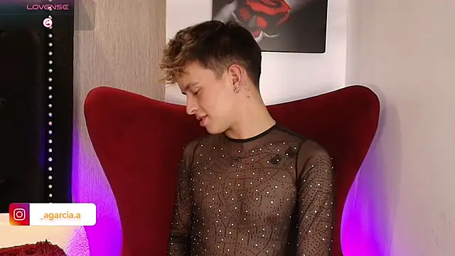 LiamWildx20 online show from 11/12/25, 04:35