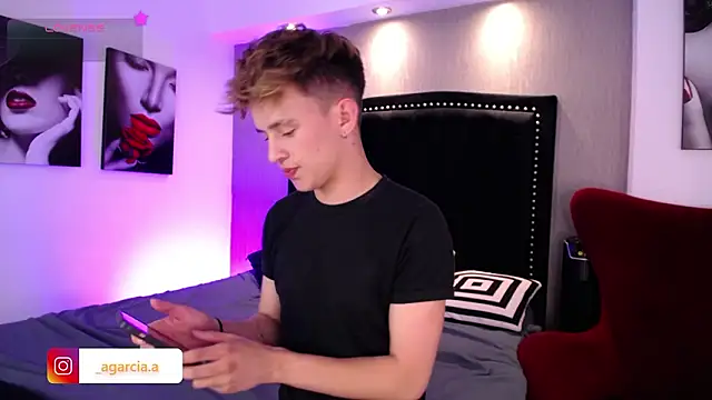 LiamWildx20 online show from 02/11/26, 05:01