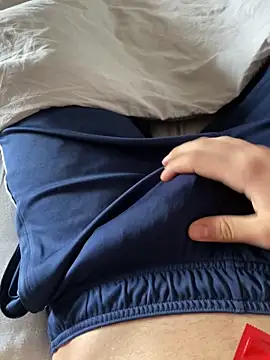 maxvlcn online show from 10/15/25, 07:52