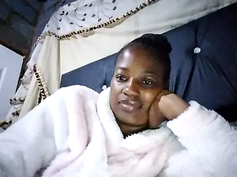 sexylira online show from 04/13/26, 10:48