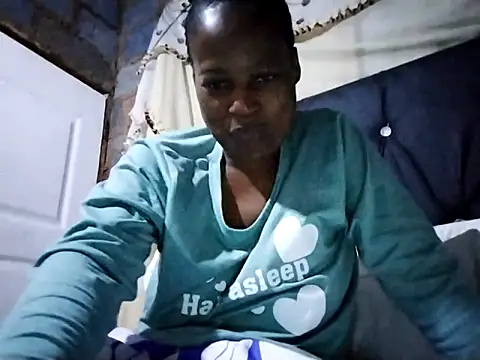 sexylira online show from 04/15/26, 08:53