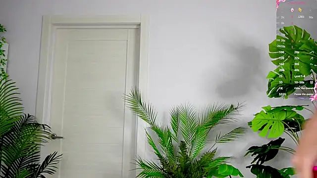 Snapshot of Sweet_Piece chatting on 10/03/25, 03:20 Sweet Piece online show from 10/03/25, 03:20